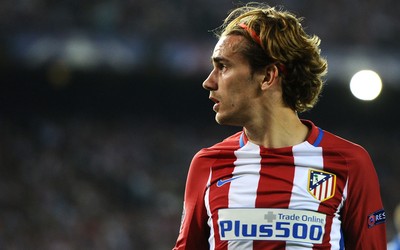 绿茵电竞-什琴斯尼扑出诡异弧线球